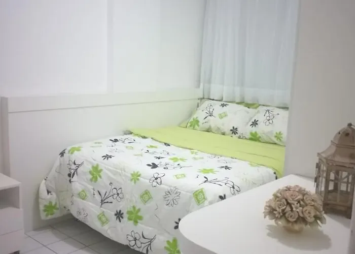 Apart Verdemar Master Pajuçara 3 quartos próximo a Feirinha de Artesanato e para até 8 pessoas